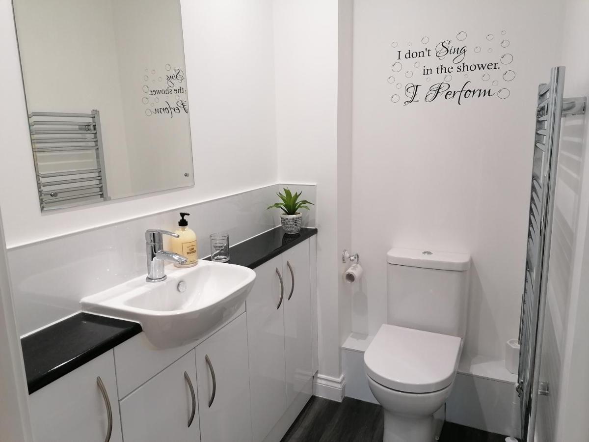 Luxury Modern 2 Bed Apartment, Free Undercroft Parking For 1 Car Southampton Exterior photo